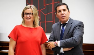 Blanca Martín y el Presidente del Consejo Consultivo de Extremadura, Pedro Nevado Batalla