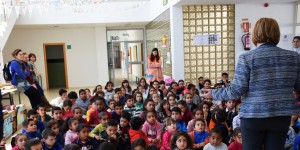 Charo Cordero con el CEIP San Pedro de Alcantara de Pueblonuevo de Miramontes