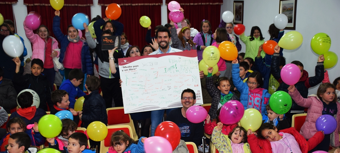 “Medio Pan y un Libro” para la defensa de las bibliotecas rurales