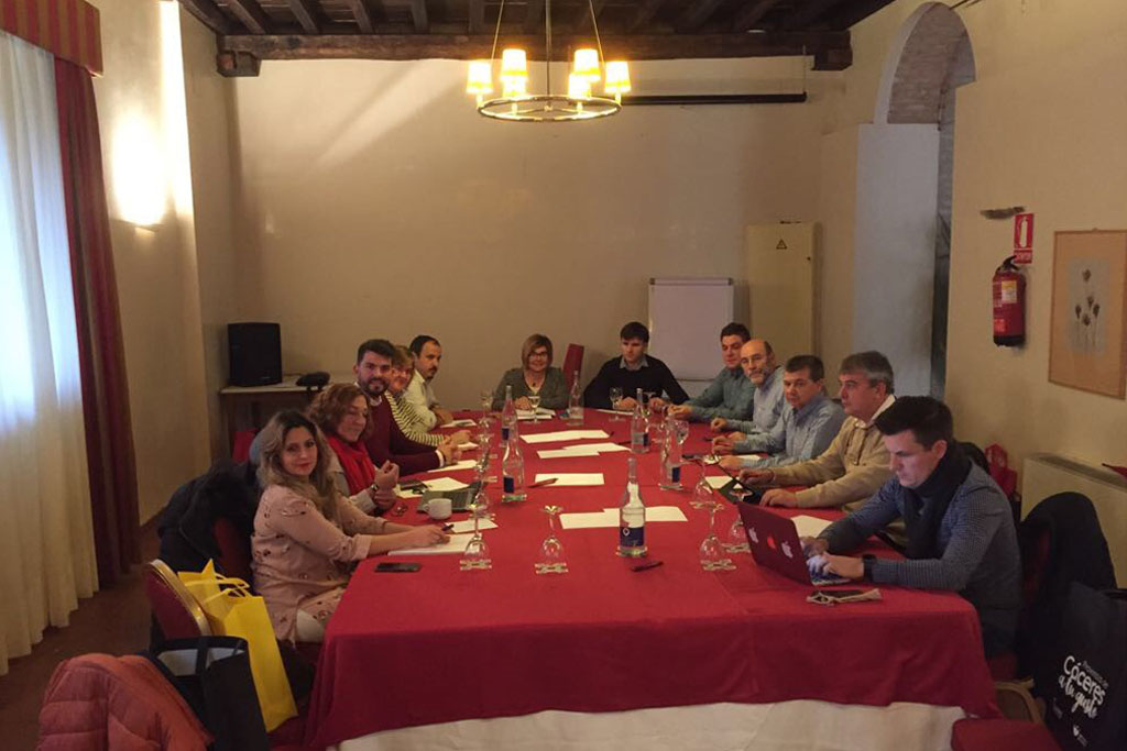 Diputación comienza, en Hervás, a perfilar las actuaciones que se realizarán con los remanentes del 2017