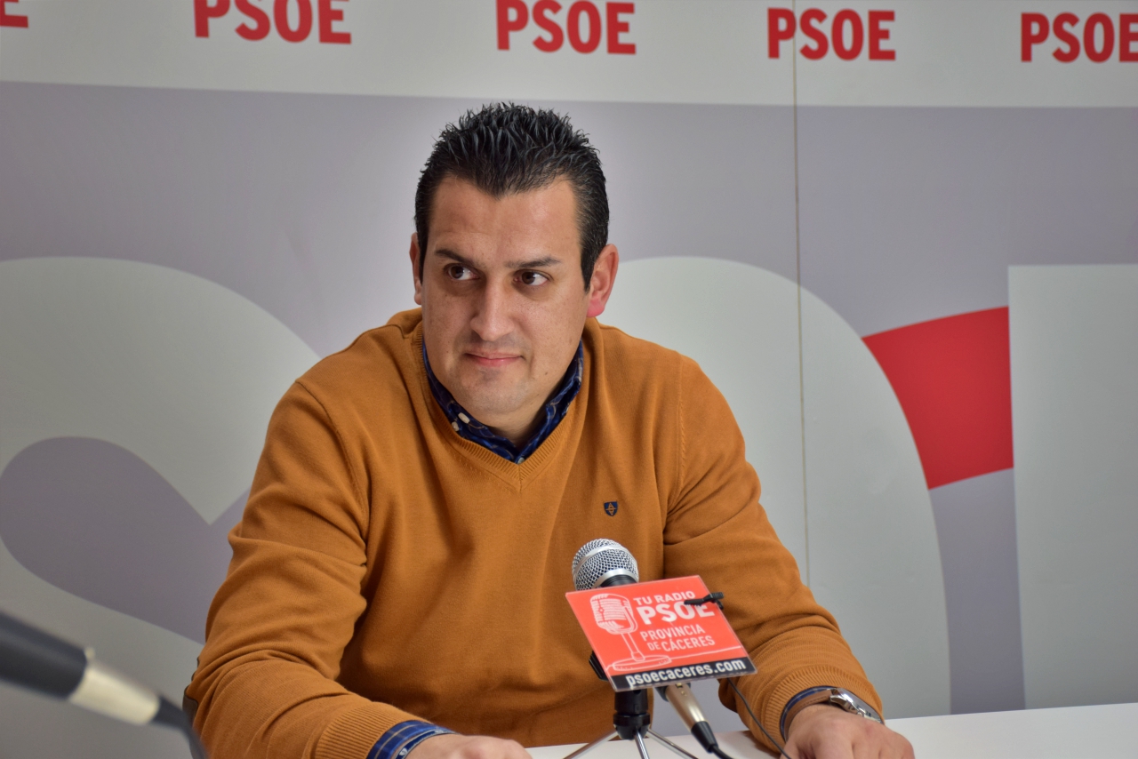 Sergio Domínguez: «Sierra de Fuentes necesita un gobierno que no sea conformista, un gobierno del PSOE»