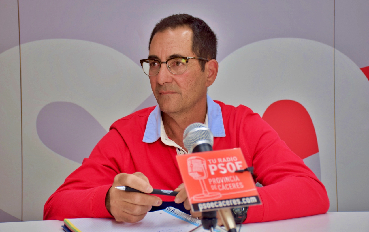 Fco. Javier Flores: «Dotar de un ascensor al ayuntamiento de Torremocha ha sido muy importante»
