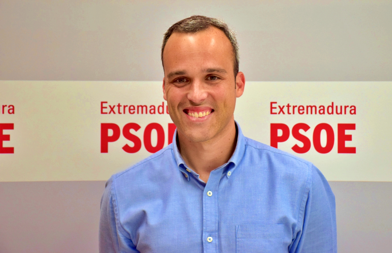 El ayuntamiento Arrouyo de la Luz (PSOE) homenajea a cuatro jóvenes por su talento innovador