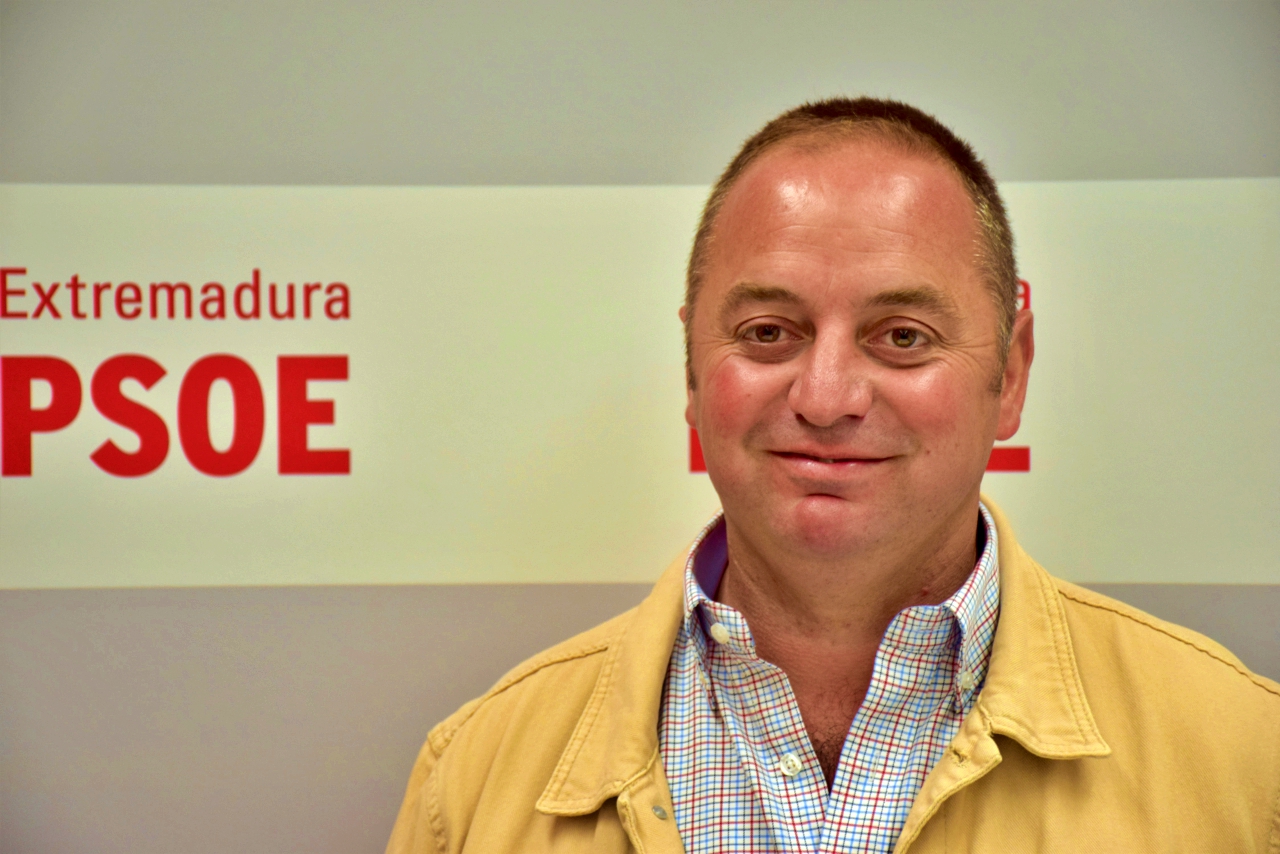 Felipe Amores: «Los pisos tutelados son uno de los grandes servicios de Casillas de Coria»