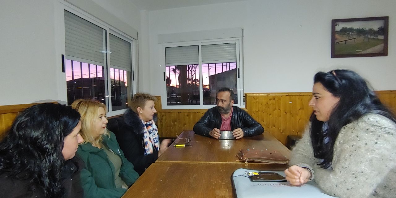 Miguel Ángel Morales se reúne con la nueva agrupación socialista de Saucedilla