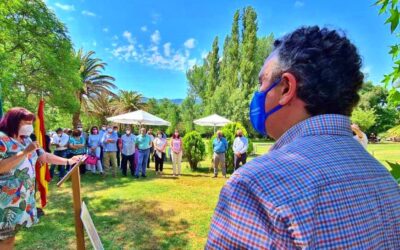 Begoña García entrega a Roberto Brasero el Premio a la Excelencia Picota del Jerte 2021