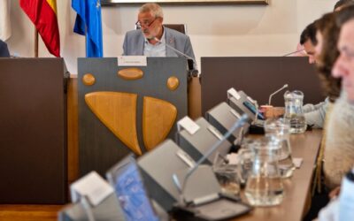 La Diputación aprueba 1.8 millones de euros para adquirir un robot quirúrgico para entregar al Hospital de Cáceres