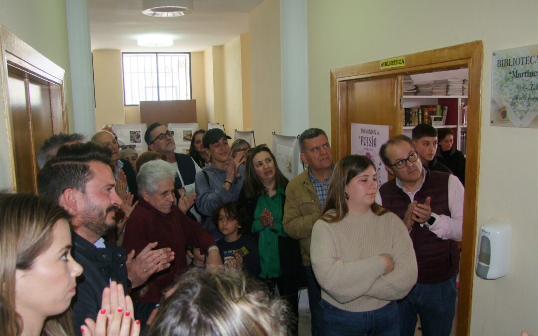 La biblioteca municipal de Torrejoncillo vuelve a abrir sus puertas, con más color y bajo el nombre de «Martineta Rohet»