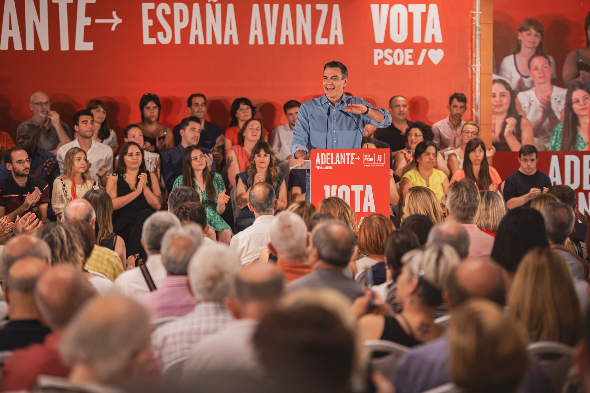 Pedro Sánchez mitin Huesca