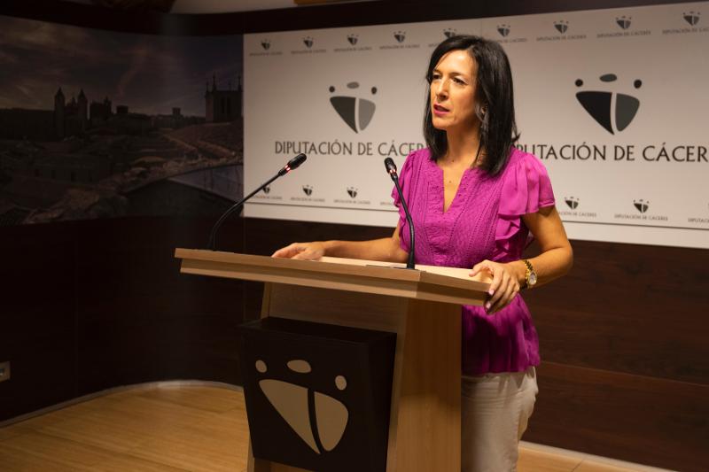 Esther Gutiérrez: “La inclusión de las personas con discapacidad es una prioridad para el gobierno socialista de la Diputación»