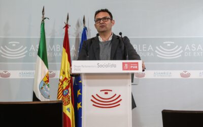 “El gobierno de María Guardiola suspende con un cero más grande que el chiringuito que le ha montando a sus socios de VOX”
