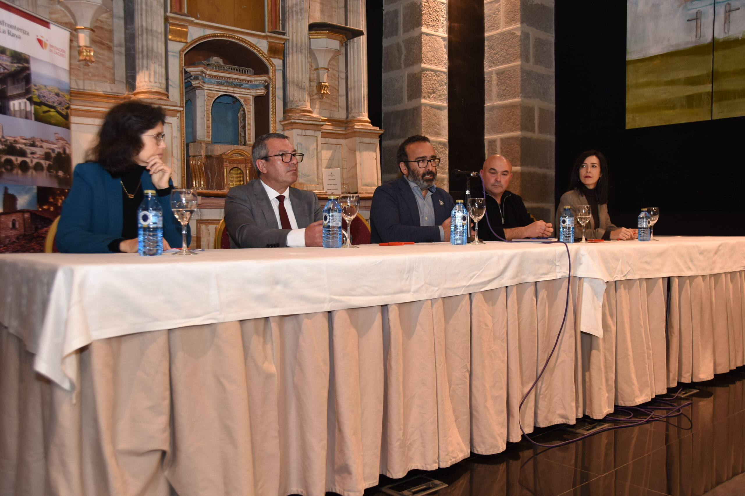 Morales firma Portugal