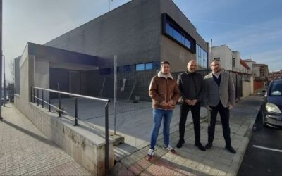 Guardiola y Ballesteros han decidido que en sus presupuestos no haya 300.000 euros para abrir el Centro de Día de Coria