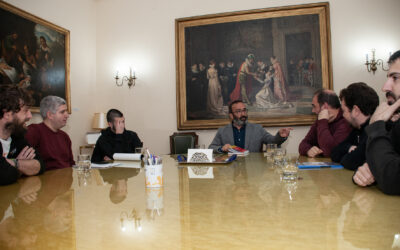 Morales conoce de los proyectos culturales impulsados por la asociación Bellota Rock