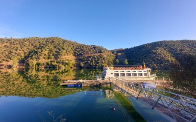 El barco fluvial “Balcón del Tajo”, preparado para recibir a las y los visitantes que se acercan a la Reserva de la Biosfera Transfronteriza del Tajo Internacional
