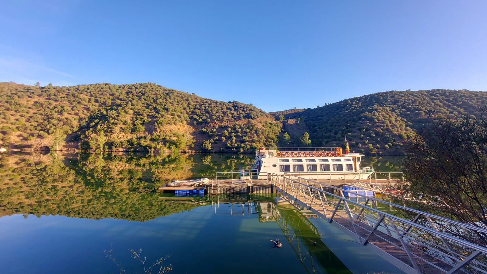 barco fluvial “Balcón del Tajo”