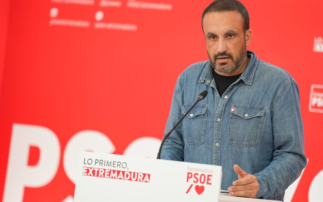 El PSOE insta a Guardiola a tomar las riendas de la lengua azul ante la incapacidad de su consejera reprobada