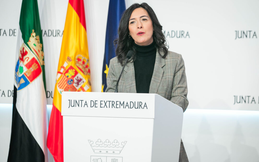 Esther Gutiérrez: “Diputación de Cáceres quiere apoyar la Cultura en todas sus vertientes, impulsando, reconociendo y visibilizando la creación artística actual”