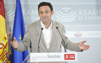 Guardiola entra en la historia de Extremadura tras presentar los presupuestos que menos crecen en los últimos 8 años