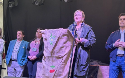 La presidenta de la Asamblea destaca la calidad de la cereza extremeña para posicionarse en el mercado chino