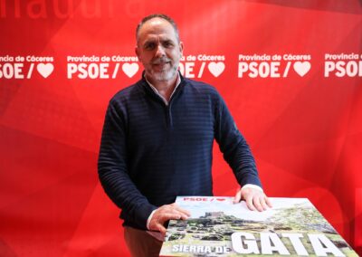 SECRETARIO DE AGRICULTURA Y GANADERÍA – CÉSAR HERRERO CAMPO