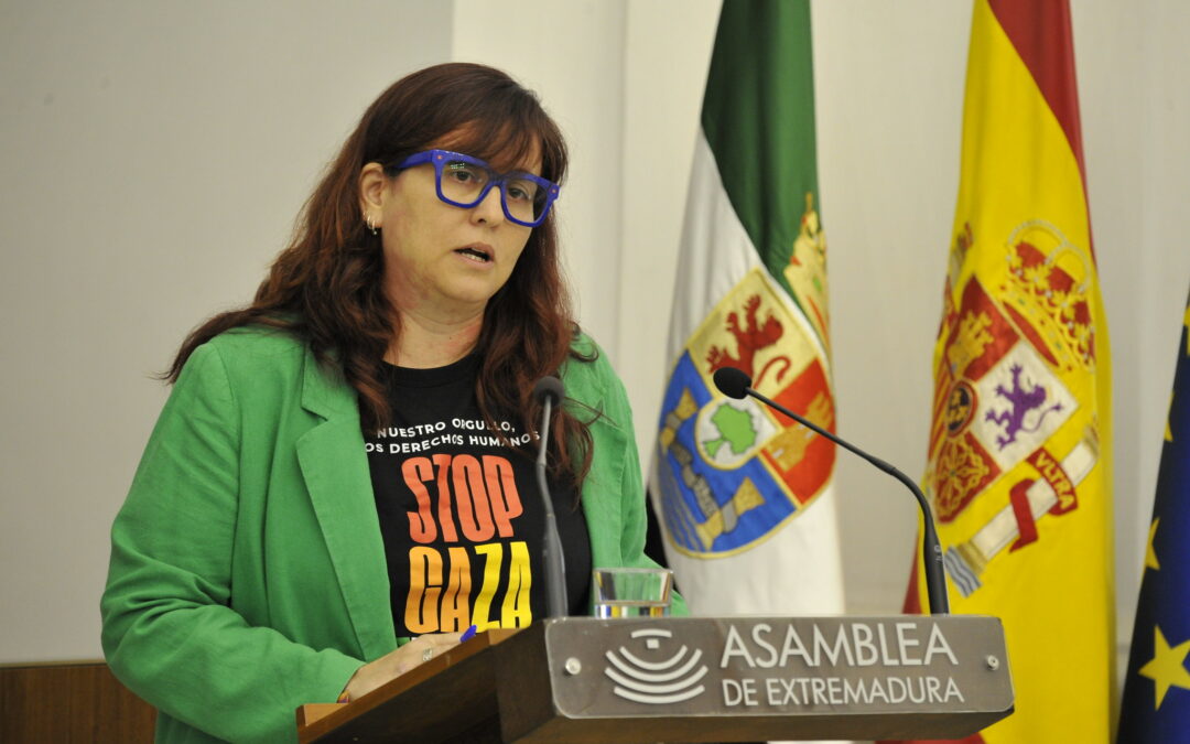 La Asamblea celebra los treinta años de una cooperación extremeña con identidad propia que cambia el mundo desde lo cercano