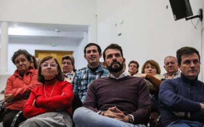 Álvaro S. Cotrina vivió el debate a diez junto a la militancia del PSOE en Almoharín