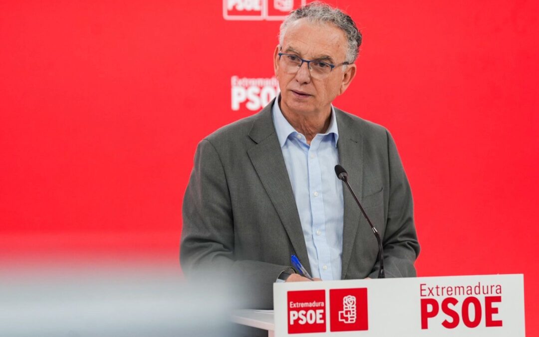 El PSOE acusa a Guardiola de someter a Extremadura a un bloqueo político al servicio de Vox y de decisiones tomadas en Madrid