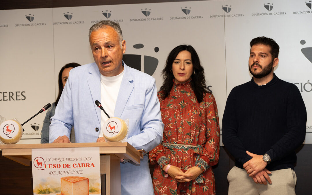 Acehúche celebra este fin de semana la vigésima edición de su Feria Ibérica del Queso de Cabra