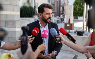 Cotrina respalda la equiparación salarial de los empleados públicos y reclama a Guardiola que ofrezca una solución a los 35.000 trabajadores