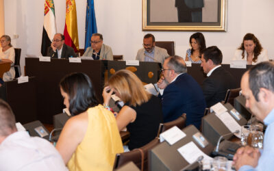 La Diputación aprueba en pleno medias centradas en acompañar a los municipios, invertir en las personas y construir el futuro de la provincia